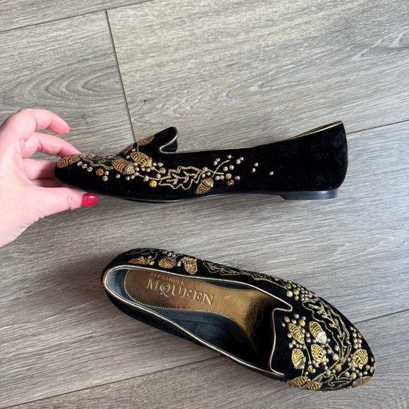 Alexander McQueen Embroidered Velvet Acorn Smoking Slipper - Picture 10 of 15